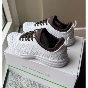 NWB APL White Phantom Athletic Sneakers W 6.5 Y 5